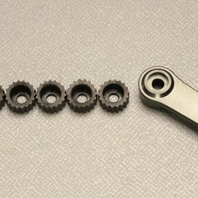MUG B0429 Alum Servo Horn Set Steering